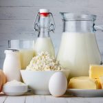 7 продуктов, которые содержат больше кальция, чем стакан молока
